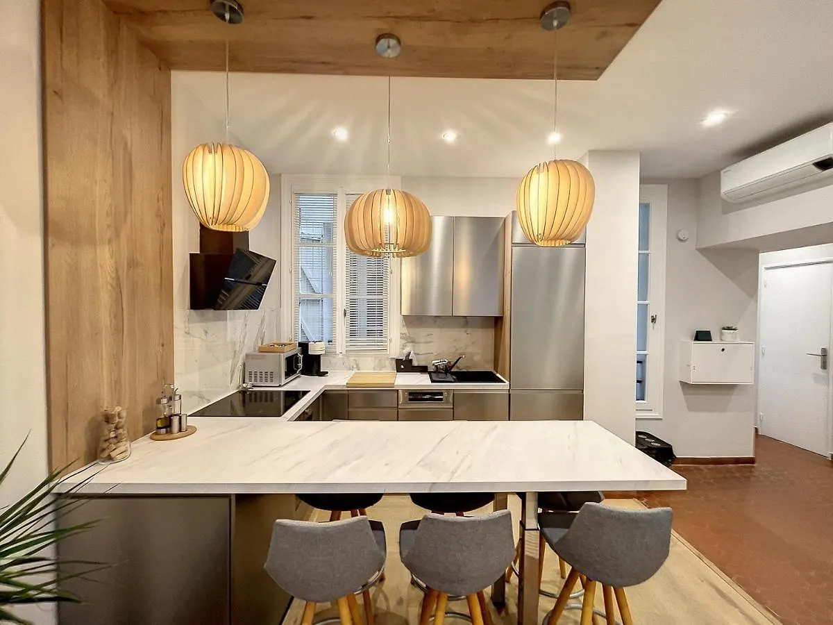 Suite Nomade - Vieux Nice - 2 Chambres - Wifi - Ac - 5 Min Des Plages - 30 Min De Cannes Et Monaco