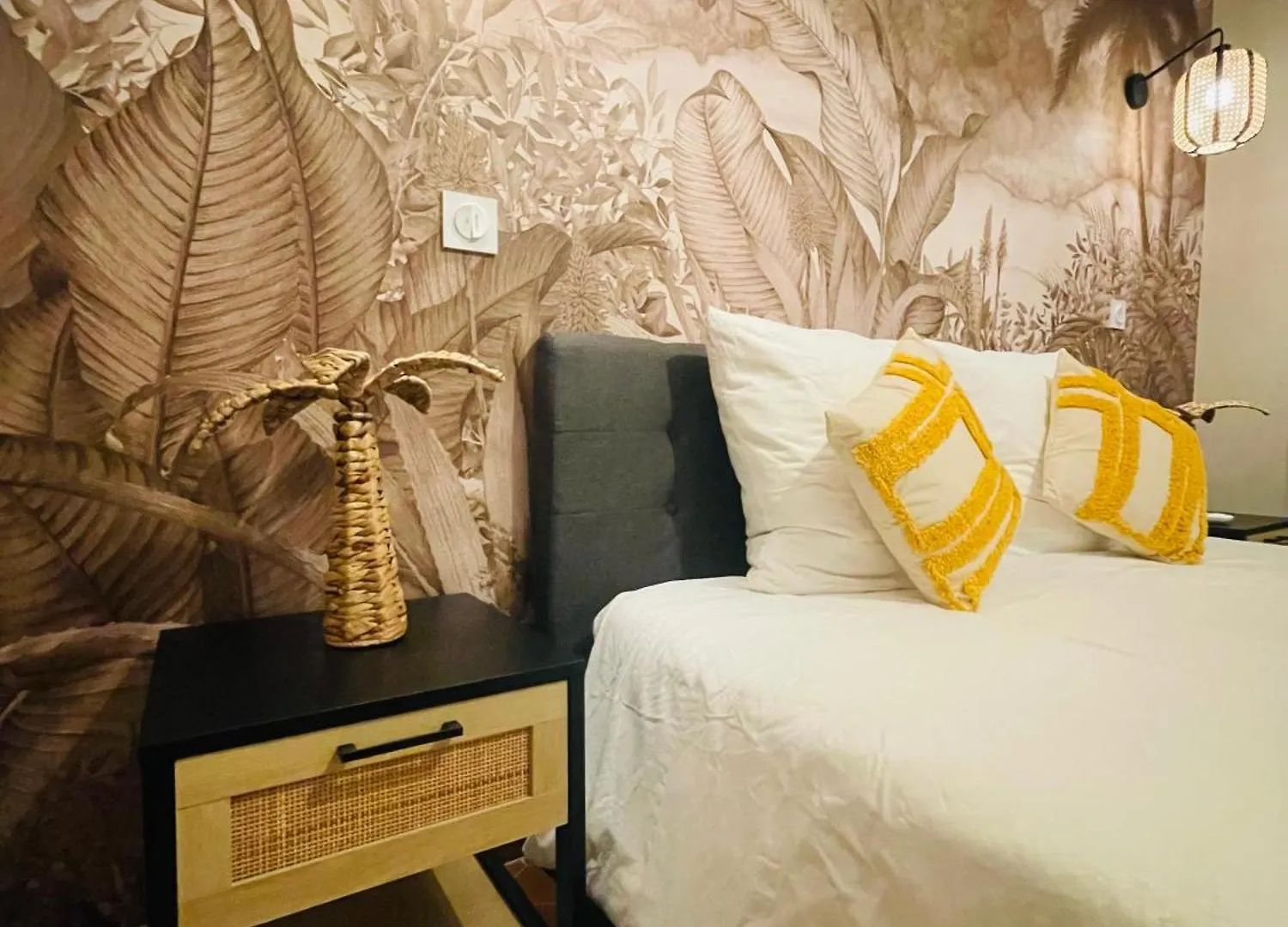 Suite Nomade - Vieux Nice - 2 Chambres - Wifi - Ac - 5 Min Des Plages - 30 Min De Cannes Et Monaco アパート