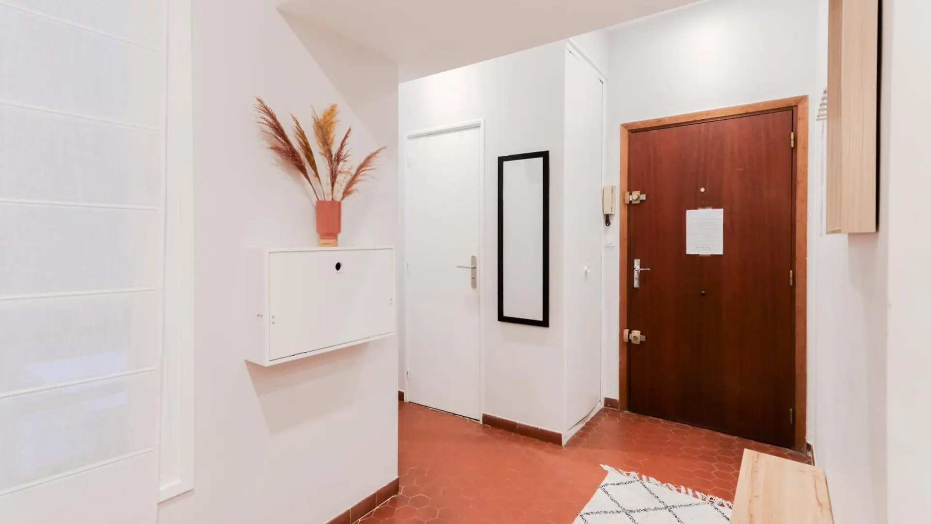 Suite Nomade - Vieux Nice - 2 Chambres - Wifi - Ac - 5 Min Des Plages - 30 Min De Cannes Et Monaco アパート