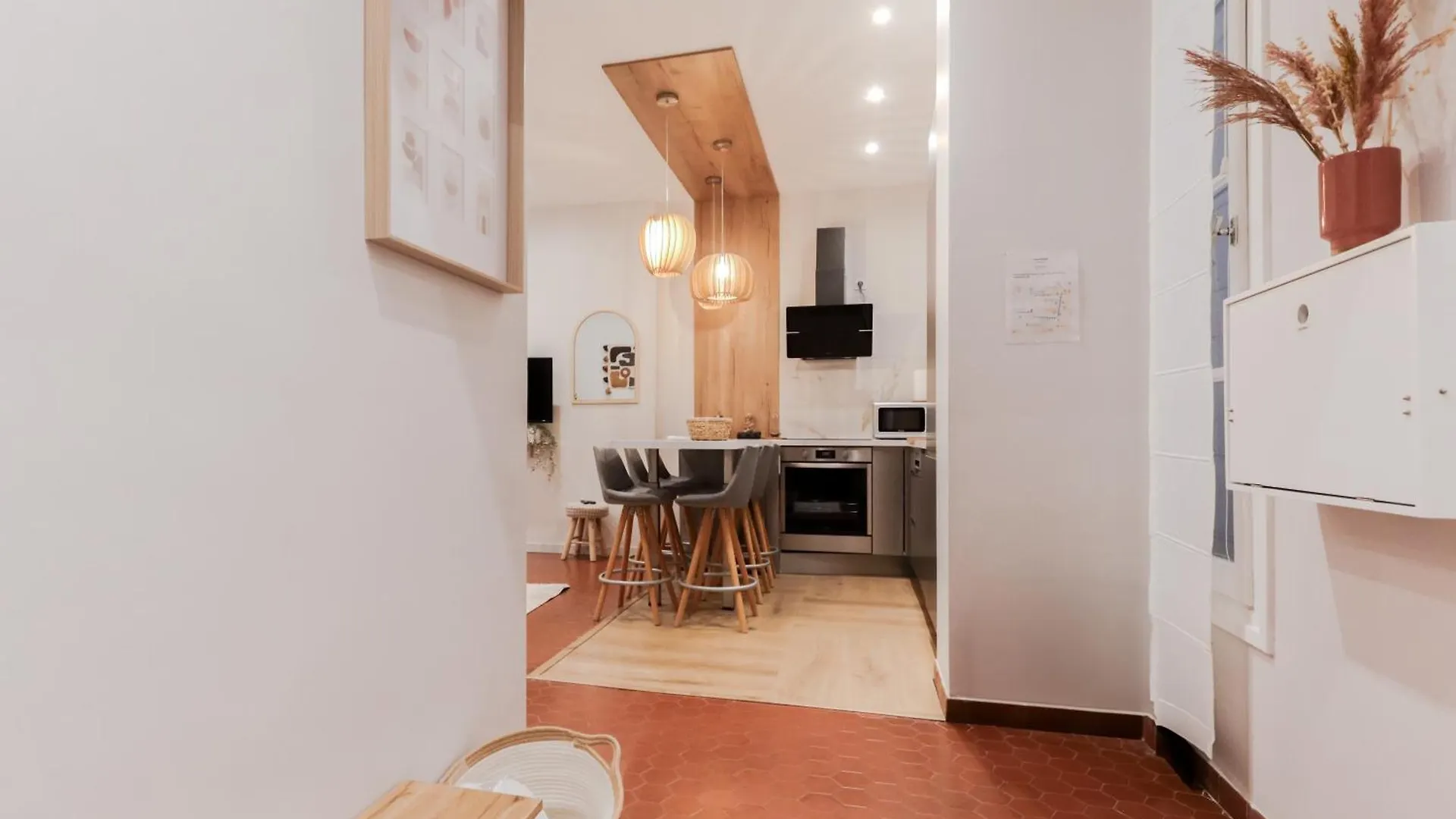 Suite Nomade - Vieux Nice - 2 Chambres - Wifi - Ac - 5 Min Des Plages - 30 Min De Cannes Et Monaco 0*,